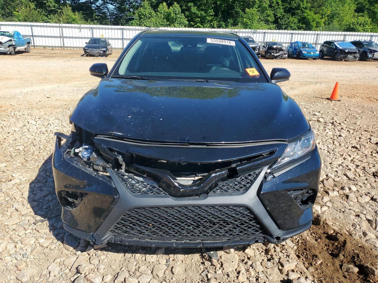 2020 Toyota Camry Se - Image 5