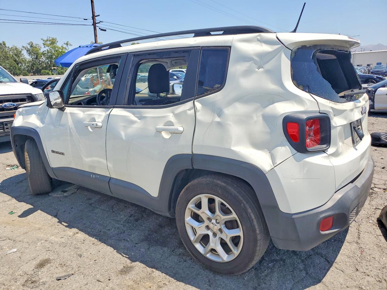 2015 Jeep Renegade Latitude - Фото 2
