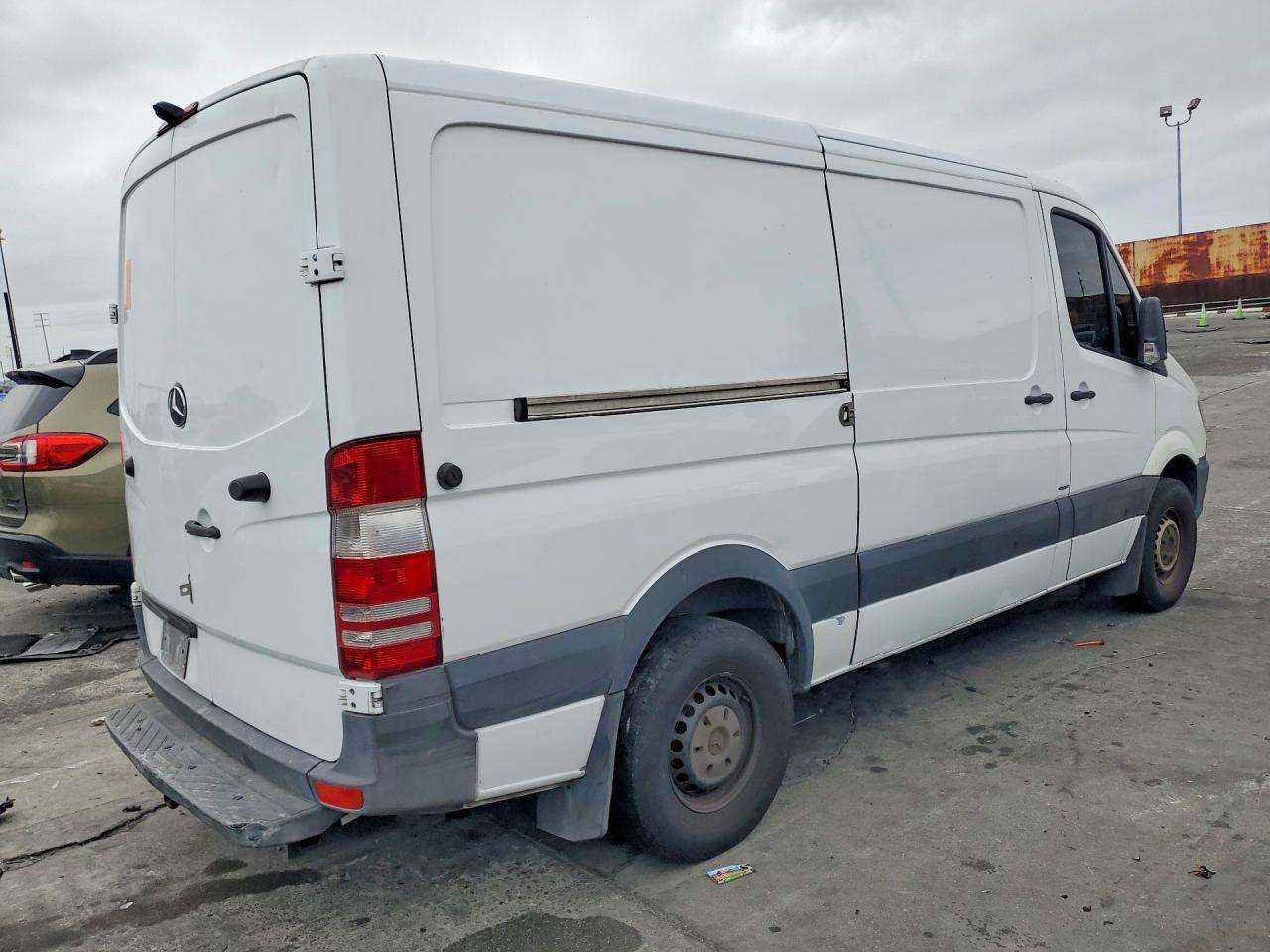 2015 Mercedes-Benz Sprinter 2500 - Image 3