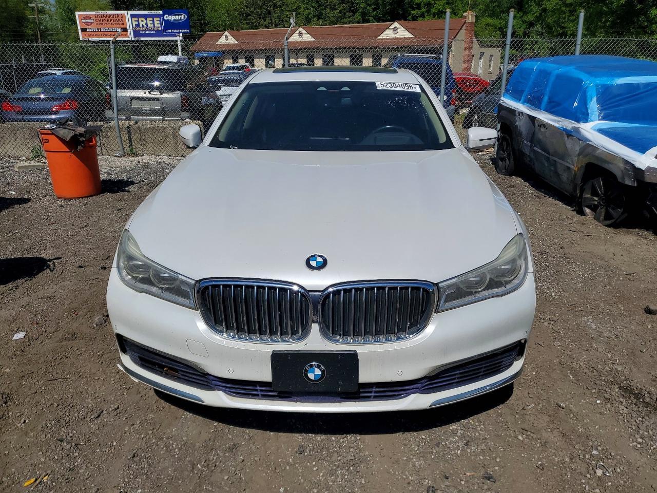 2016 BMW 750 Xi - Image 5