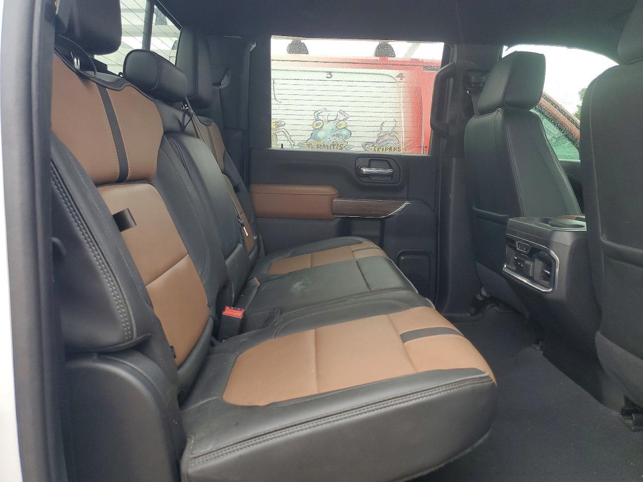 2023 Chevrolet Silverado K3500 High Country - Image 6