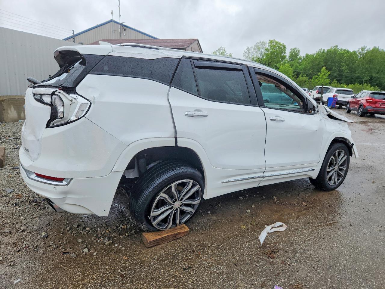 2019 GMC Terrain Denali - Image 3