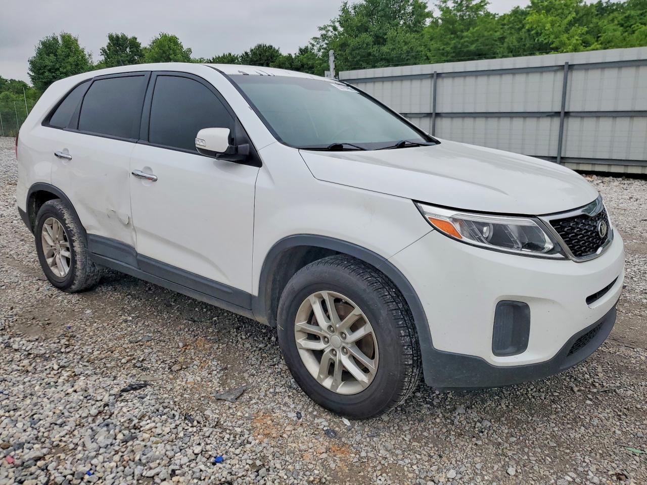 2015 Kia Sorento Lx - Image 4