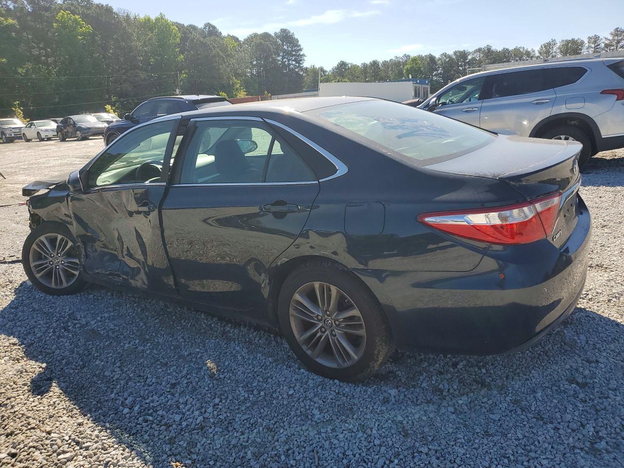 2017 Toyota Camry Se - Фото 2