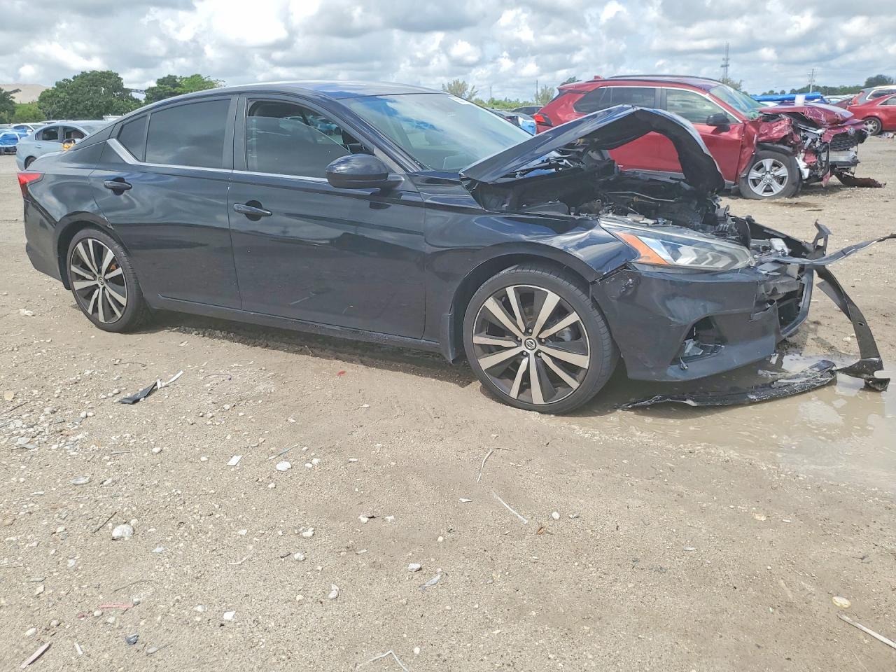 2021 Nissan Altima Sr - Фото 4