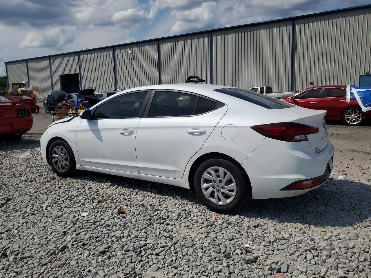 2019 Hyundai Elantra Se - Фото 2