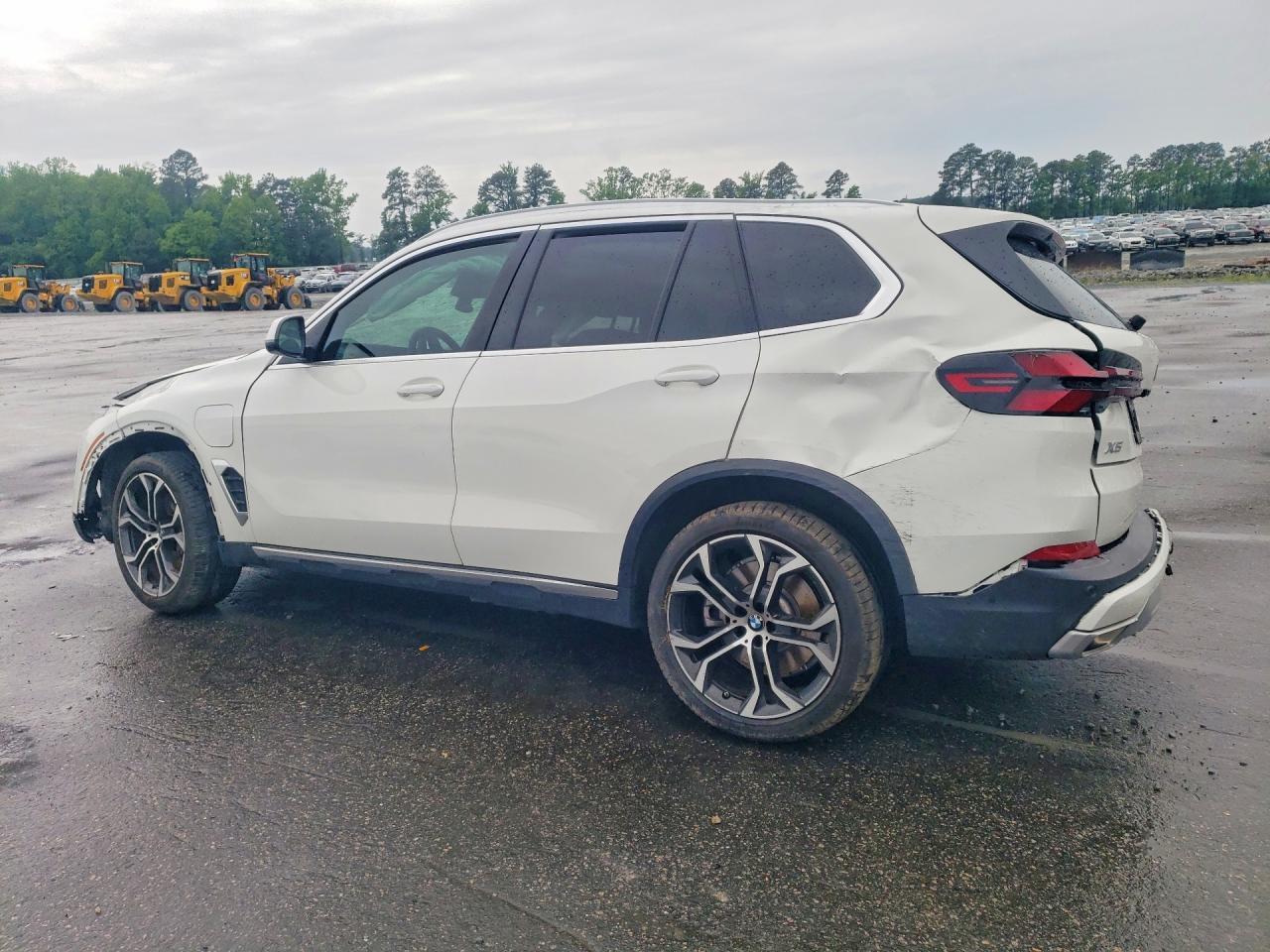2025 BMW X5 xDrive50E - Фото 2