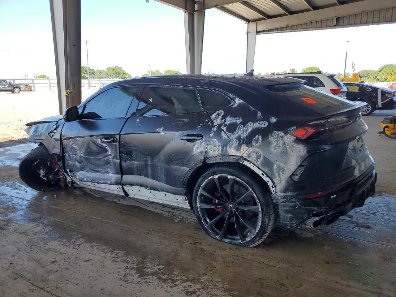 2019 Lamborghini Urus - Фото 2