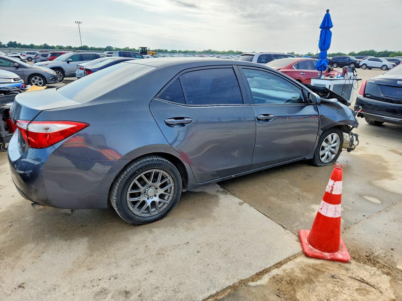 2015 Toyota Corolla Le - Image 3