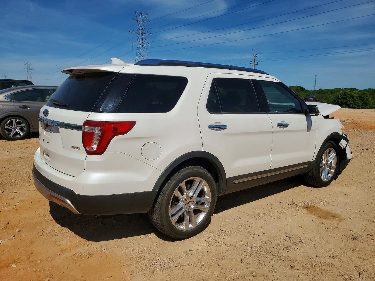 2017 Ford Explorer Limited - Image 3