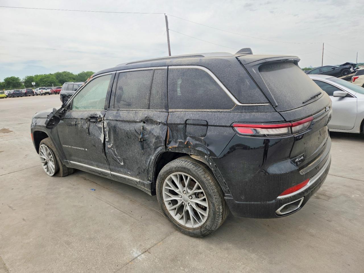 2022 Jeep Grand Cherokee Summit - Image 2