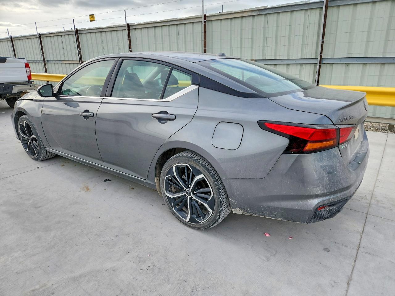 2023 Nissan Altima Sr - Фото 2