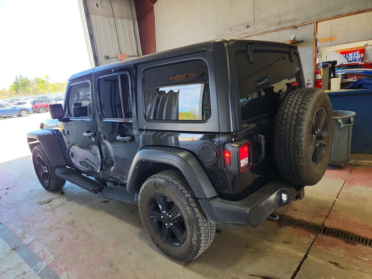 2021 Jeep Wrangler Unlimited Sport - Фото 2
