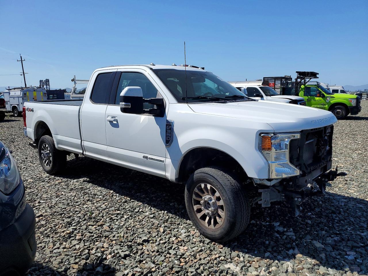 2022 Ford F350 Super Duty - Фото 4