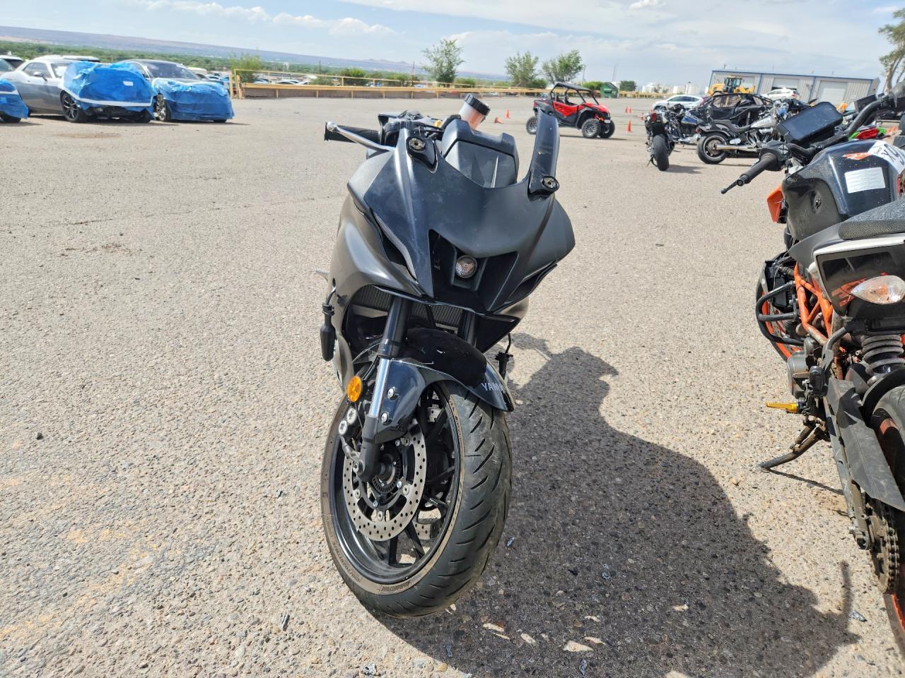 2025 Yamaha Yzfr7 - Image 2