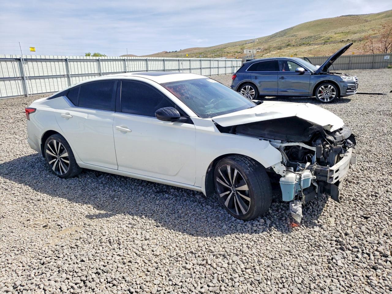 2020 Nissan Altima Sr - Image 4