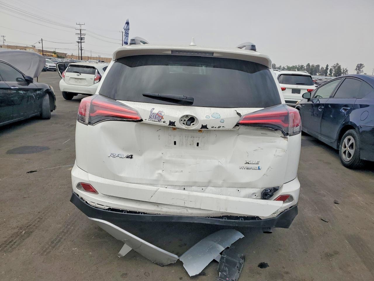2018 Toyota Rav4 Hybrid Xle - Image 6