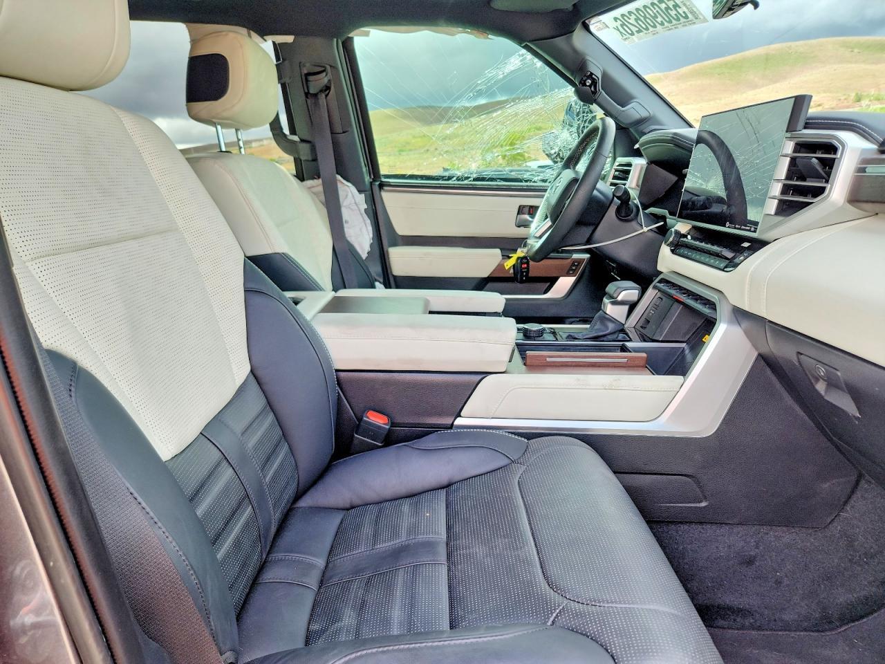 2024 Toyota Sequoia Capstone - Image 7