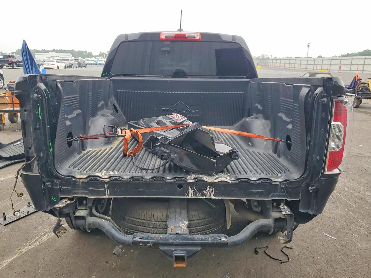 2020 GMC Canyon Sle - Image 6