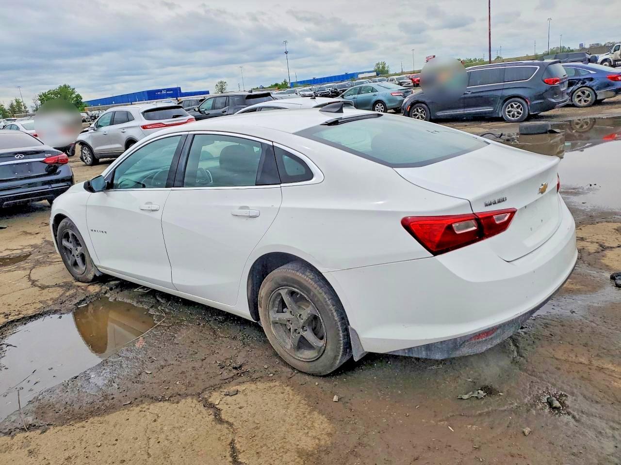 2018 Chevrolet Malibu Ls - Фото 2