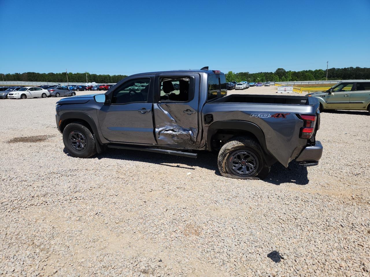 2026 Nissan Frontier Pro-4X - Image 2