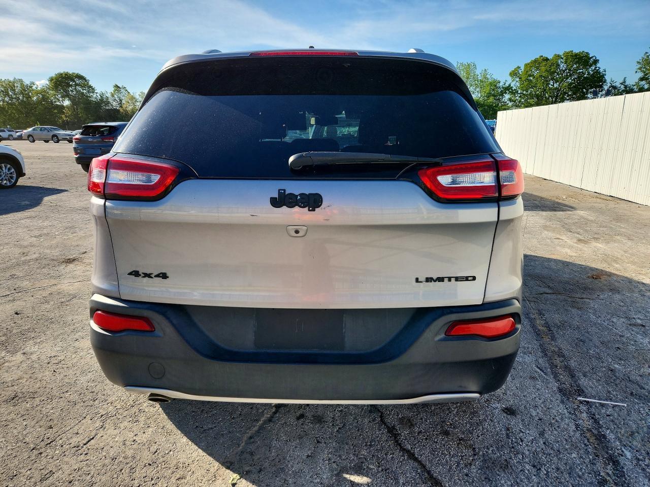 2016 Jeep Cherokee Limited - Image 6