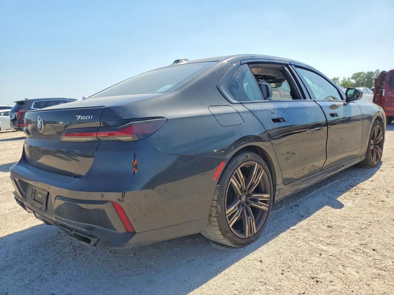2023 BMW 760 Xi - Фото 3