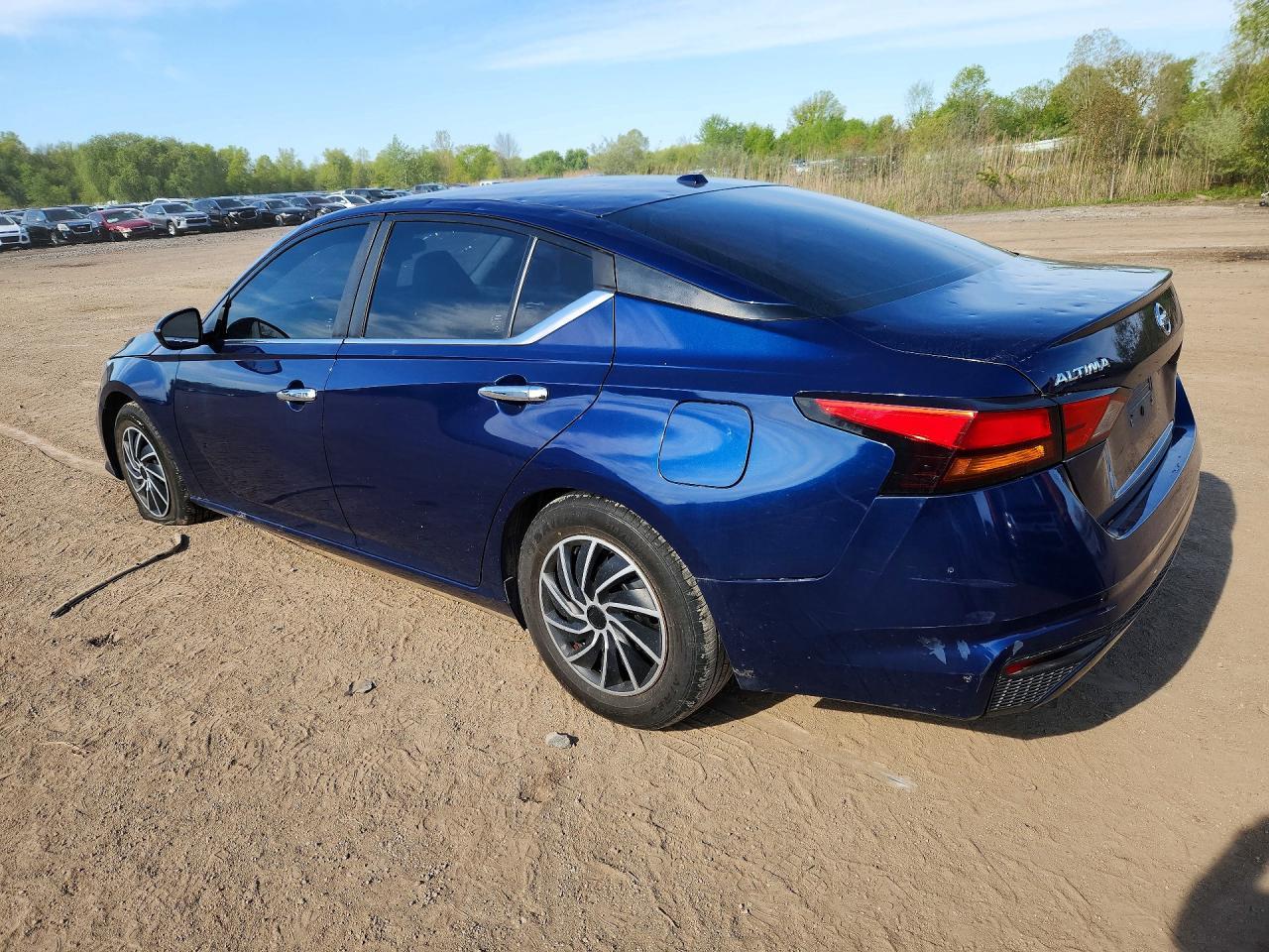 2020 Nissan Altima S - Фото 2