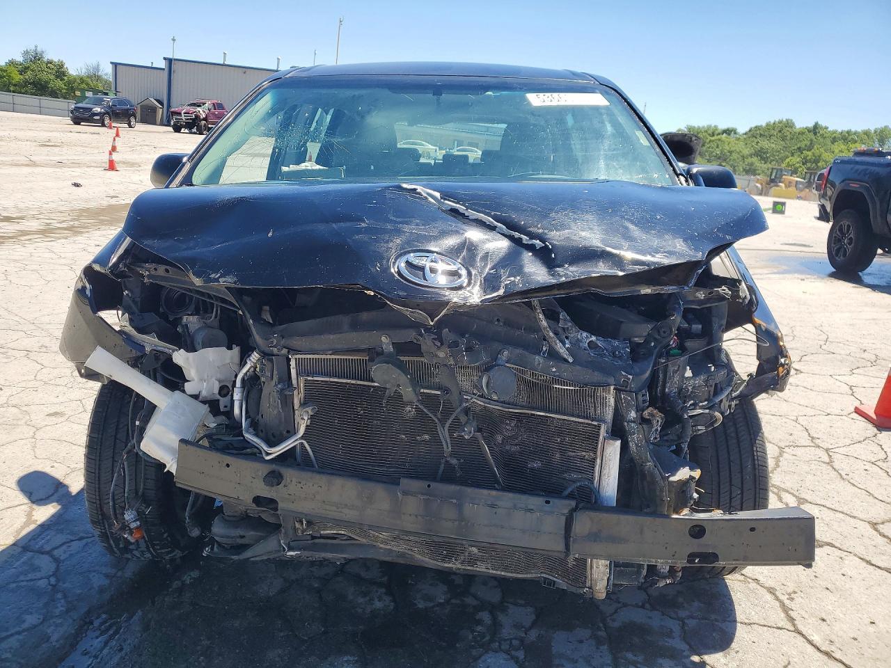 2014 Toyota Sienna L 7-Passenger - Фото 5