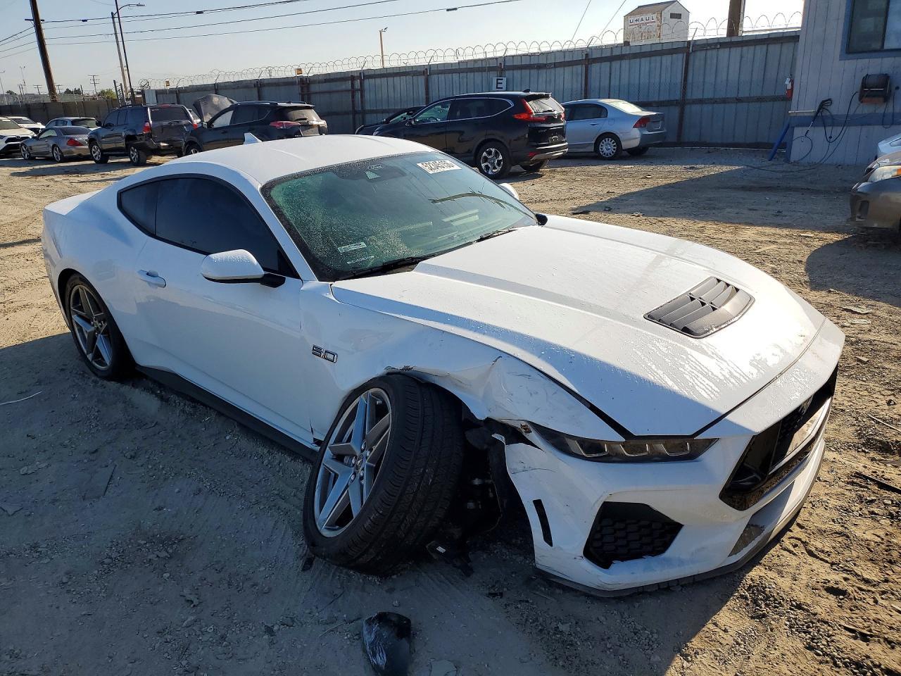 2025 Ford Mustang Gt - Image 4