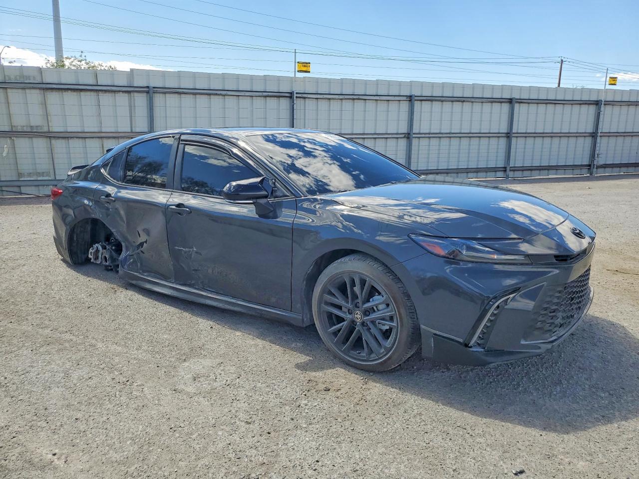 2025 Toyota Camry Se - Image 4