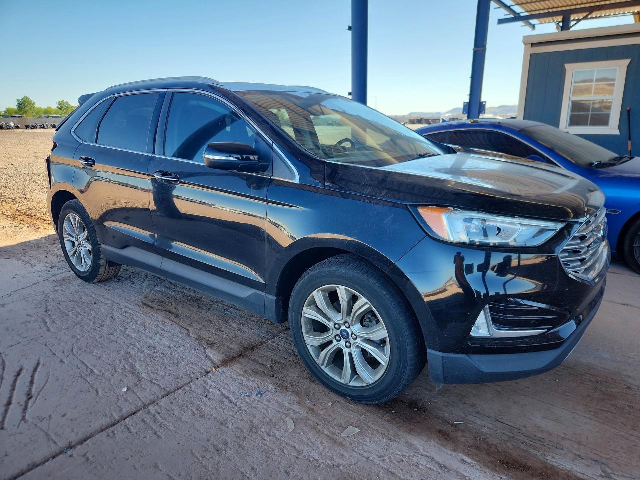2019 Ford Edge Titanium - Image 4