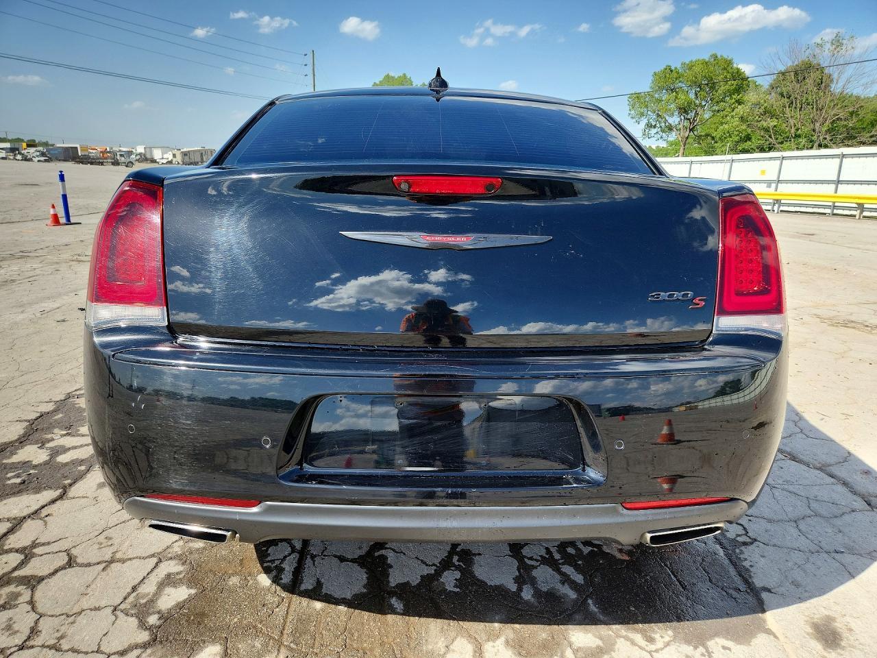 2022 Chrysler 300 S - Фото 6