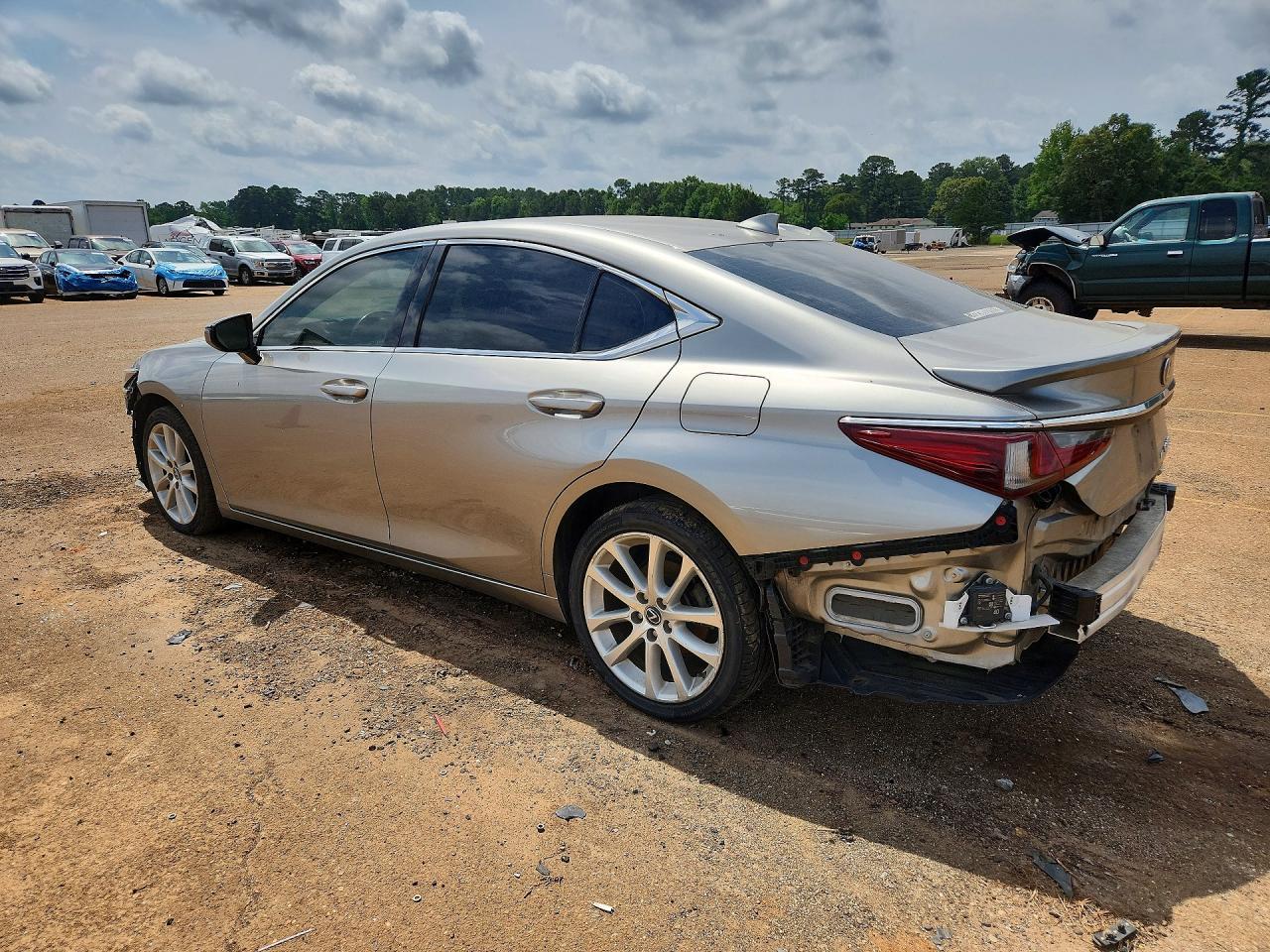 2021 Lexus Es - Фото 2