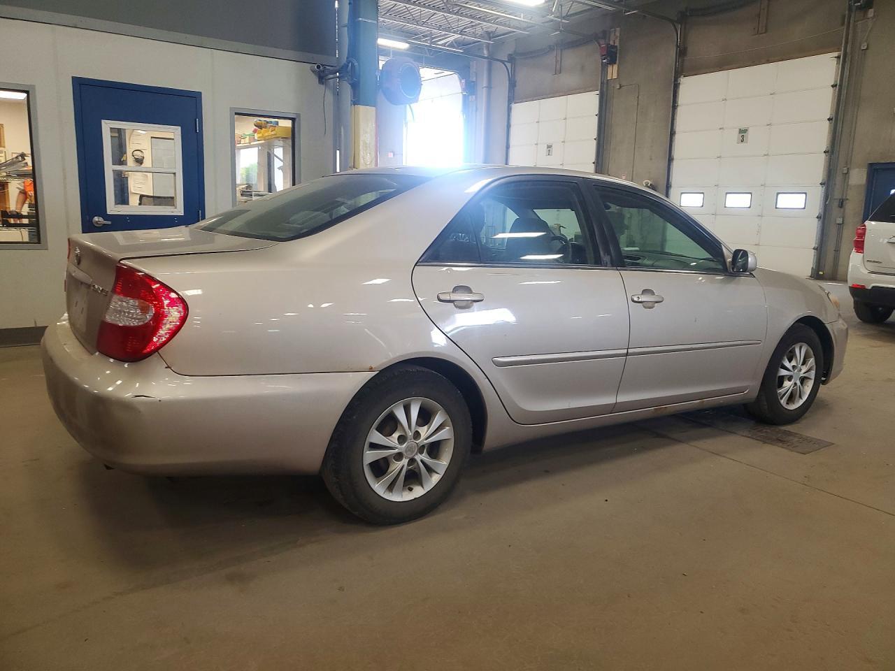 2004 Toyota Camry Se - Фото 3