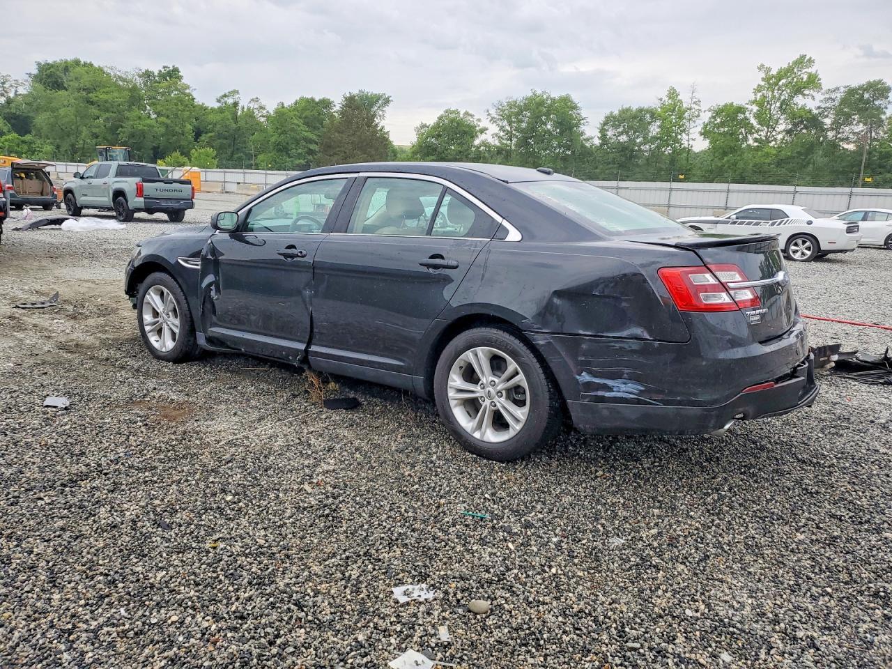2015 Ford Taurus Sel - Image 2