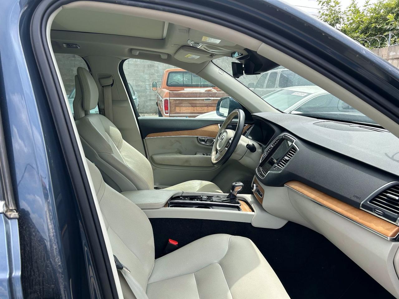 2021 Volvo Xc90 T6 Momentum - Фото 5