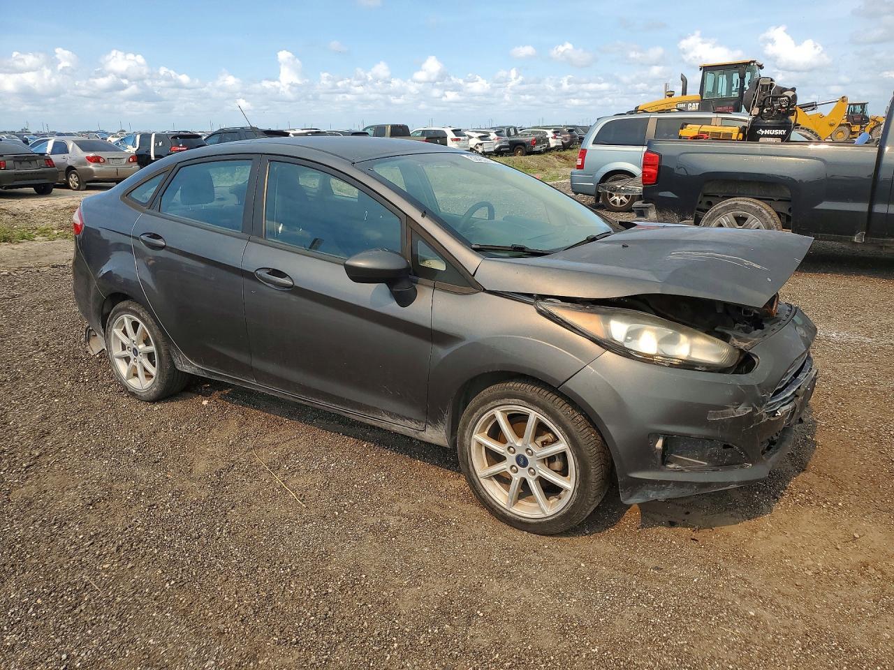 2019 Ford Fiesta Se - Фото 4