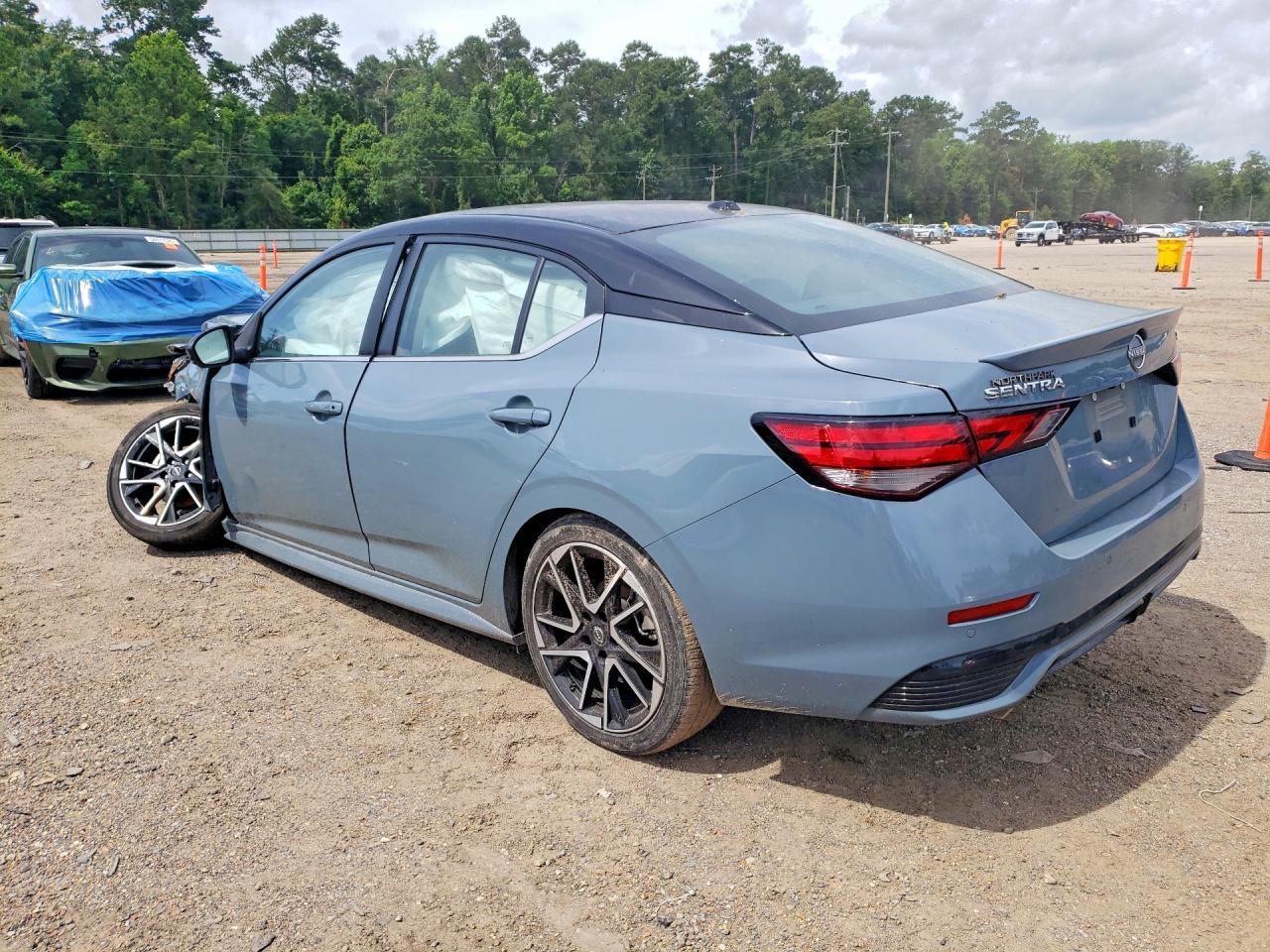 2025 Nissan Sentra Sr - Image 2