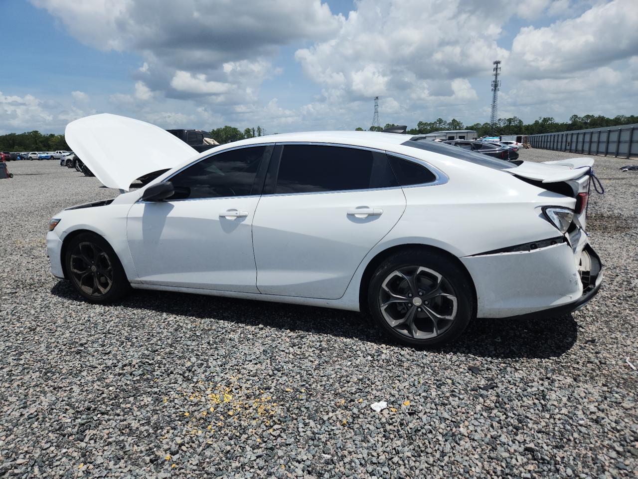 2019 Chevrolet Malibu Rs - Image 2