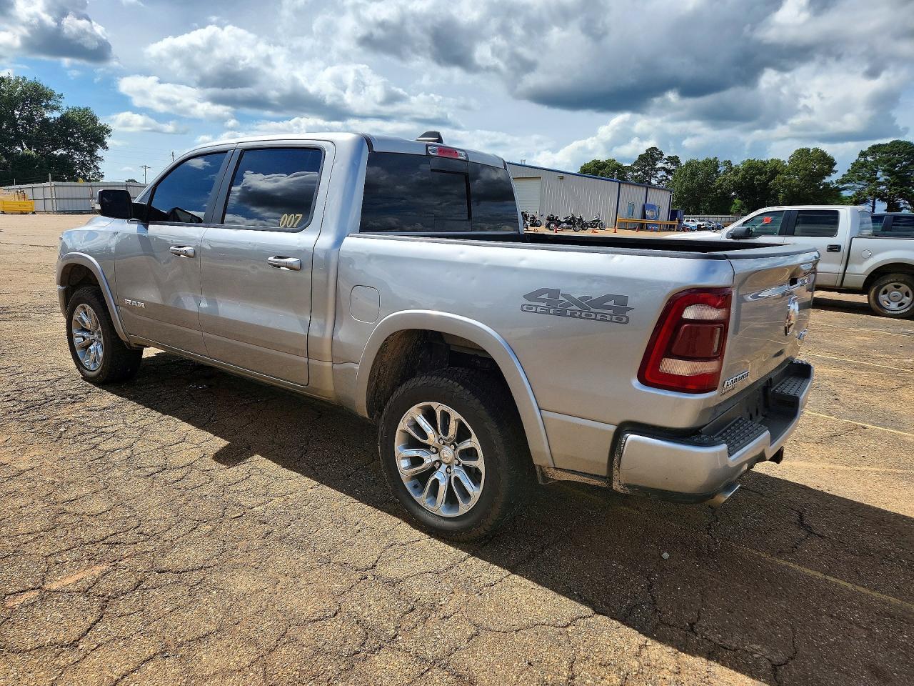 2019 Ram 1500 Laramie - Фото 2