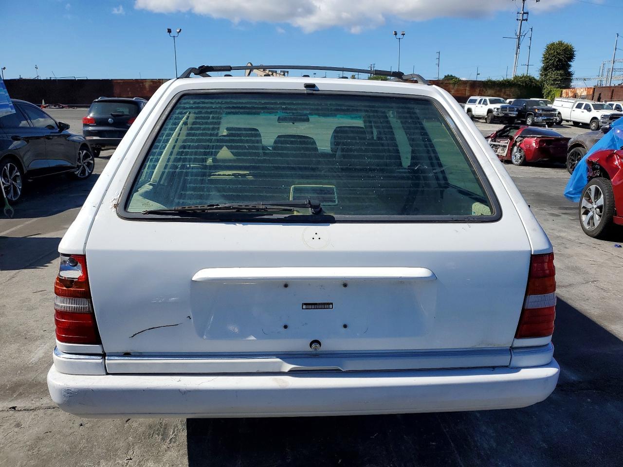 1995 Mercedes-Benz E 320 - Фото 6