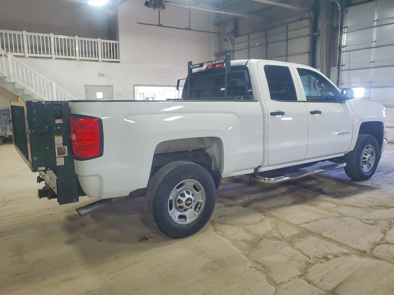 2016 Chevrolet Silverado K2500 Heavy Duty - Фото 3