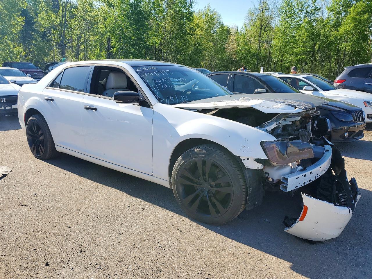 2017 Chrysler 300 Limited - Фото 4