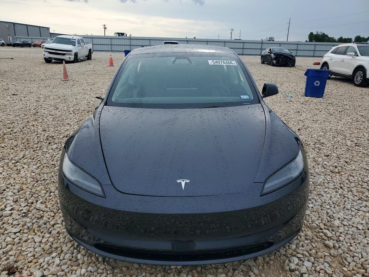 2024 Tesla Model 3 - Image 5