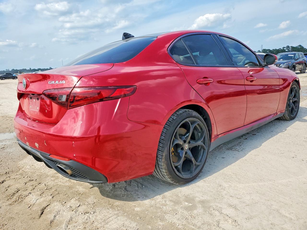 2018 Alfa Romeo Giulia Ti - Фото 3