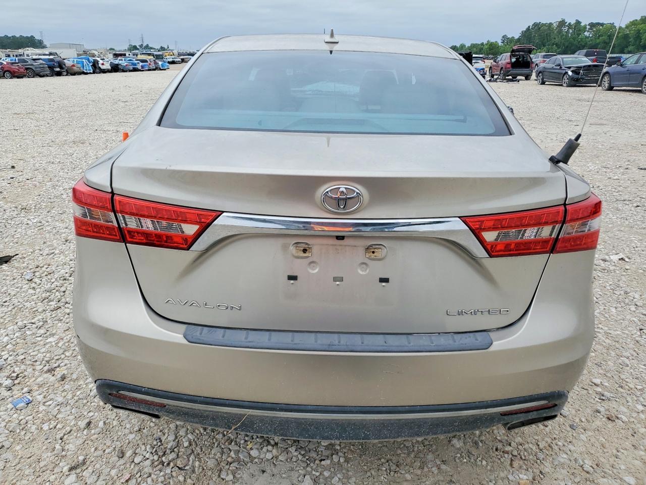 2017 Toyota Avalon Limited - Image 6
