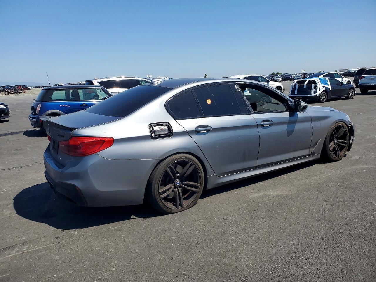 2020 BMW M550Xi - Фото 3