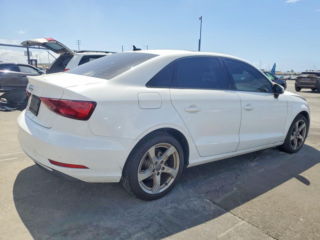 2019 Audi A3 Premium - Фото 3