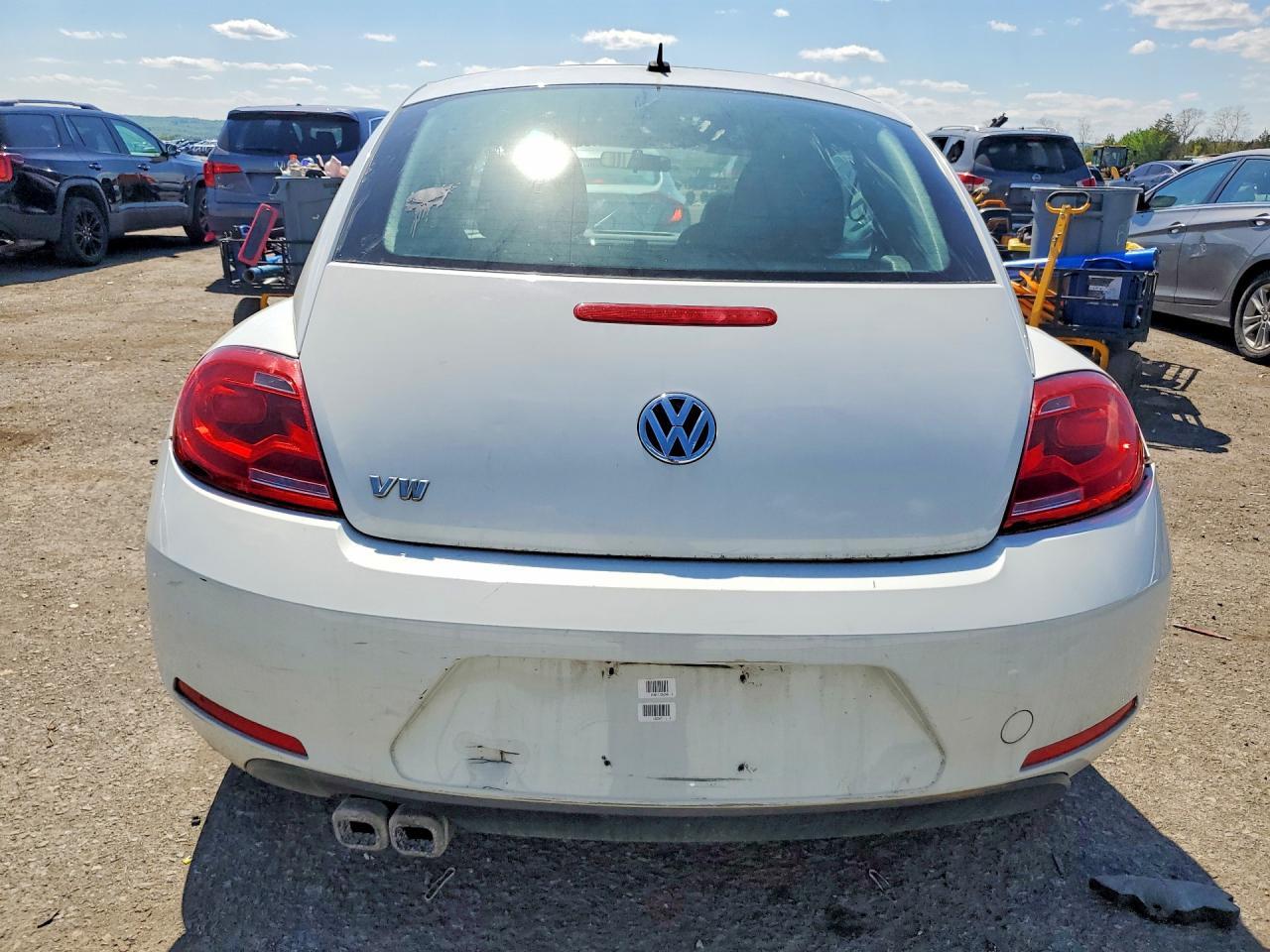 2015 Volkswagen Beetle 1.8T - Image 6